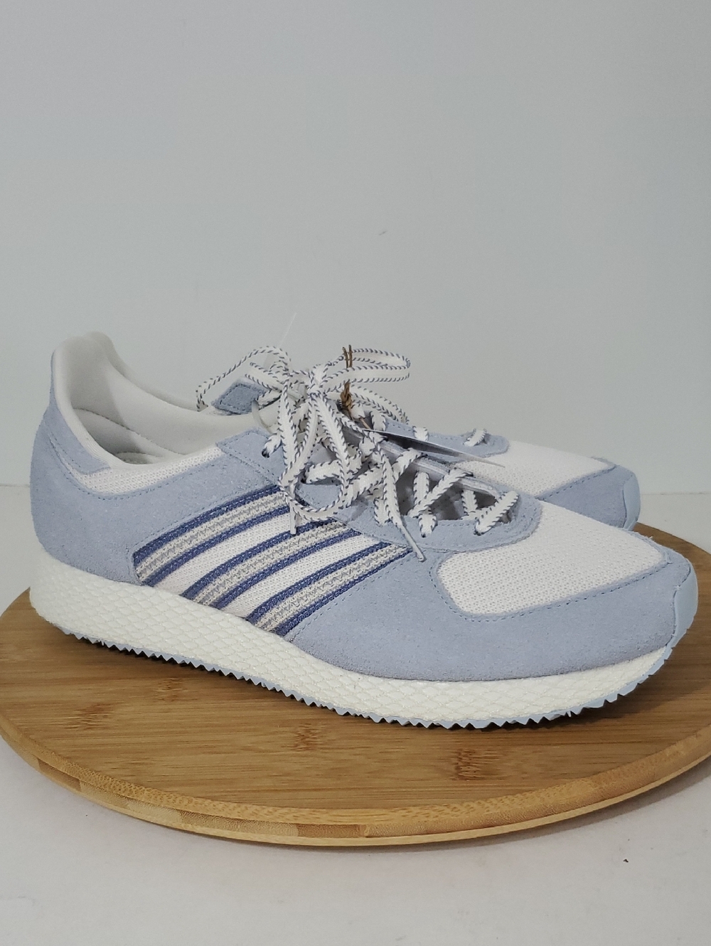 adidas originals Atlanta Women’s Light Blue and White Suede Sneakers NWT  9